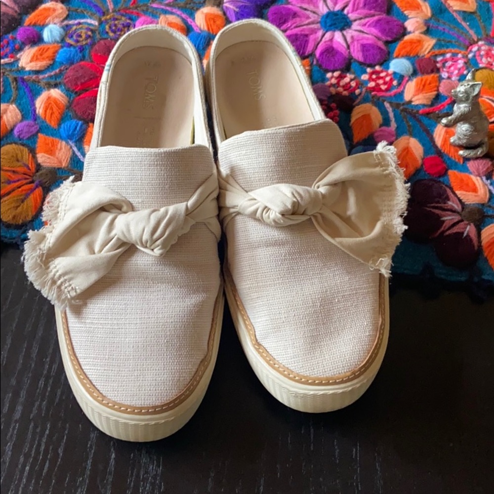 Toms slip on shoes